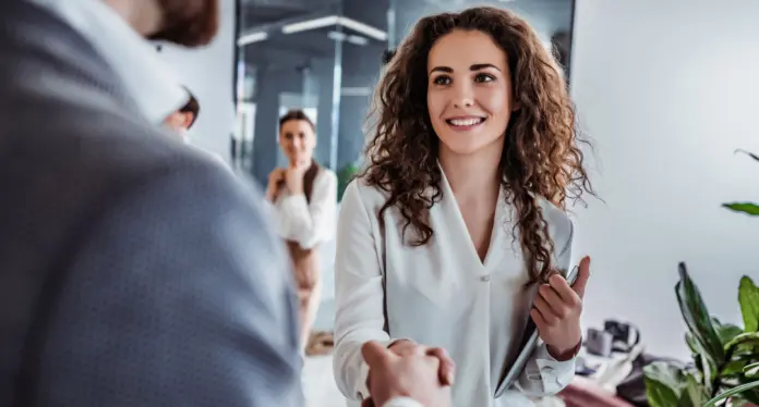 Mitarbeiter in Polen einstellen: Employer of Record (EoR)